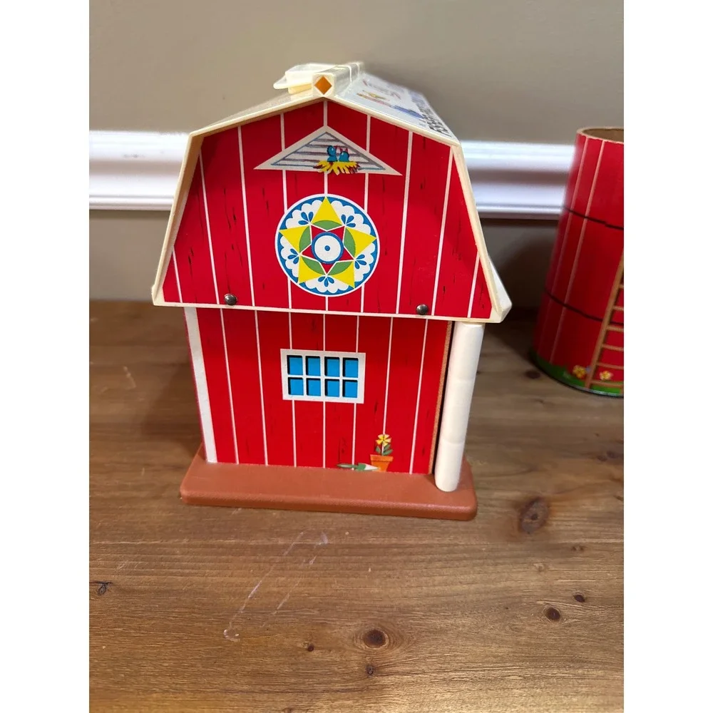 Vintage Fisher Price Play Family Farm 915 Red Barn Silo Animals Figures Set